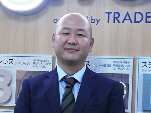 ０６年にトレード入社。０７年、営業部リーダーになり、１４年には常務執行役員に就任した。